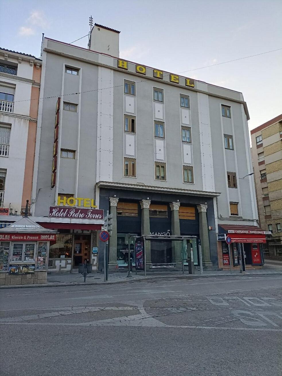 Hotel Pedro Torres 쿠엥카 외부 사진